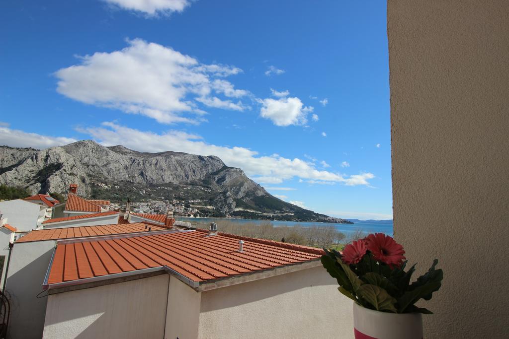 Apartments Ivka Omiš Esterno foto