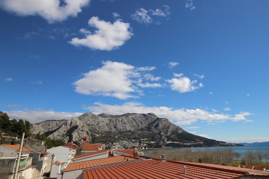 Apartments Ivka Omiš Esterno foto