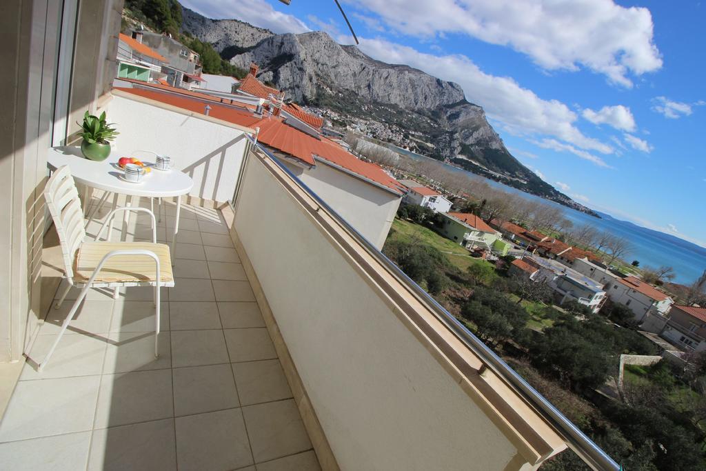 Apartments Ivka Omiš Esterno foto