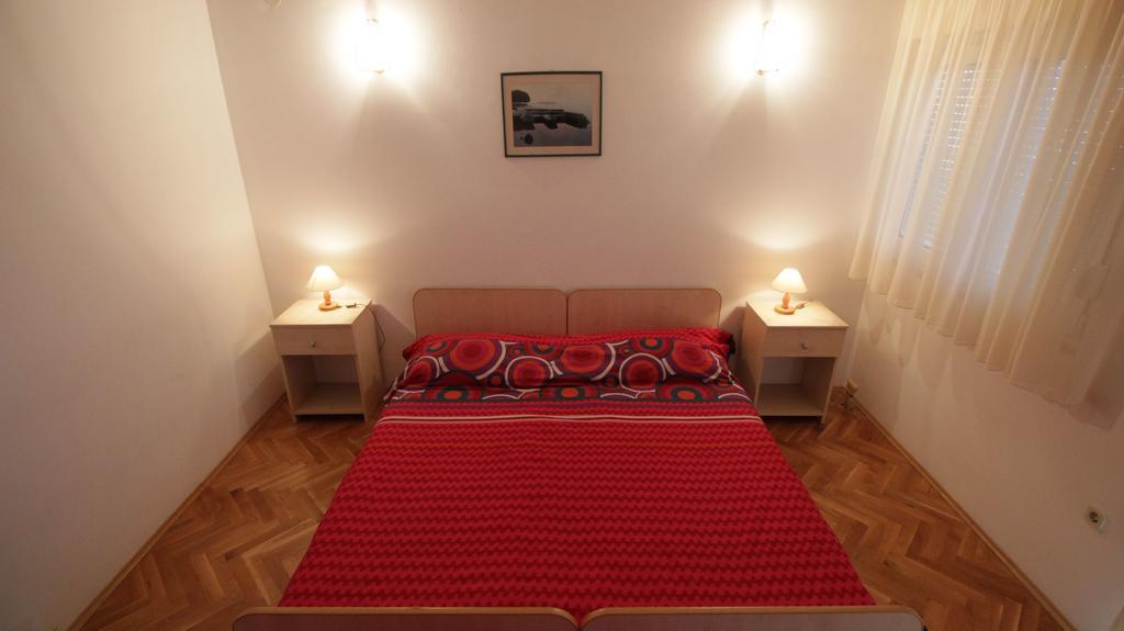 Apartments Ivka Omiš Esterno foto
