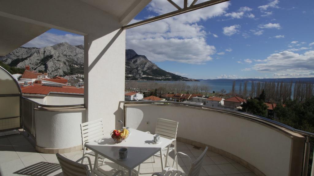 Apartments Ivka Omiš Esterno foto