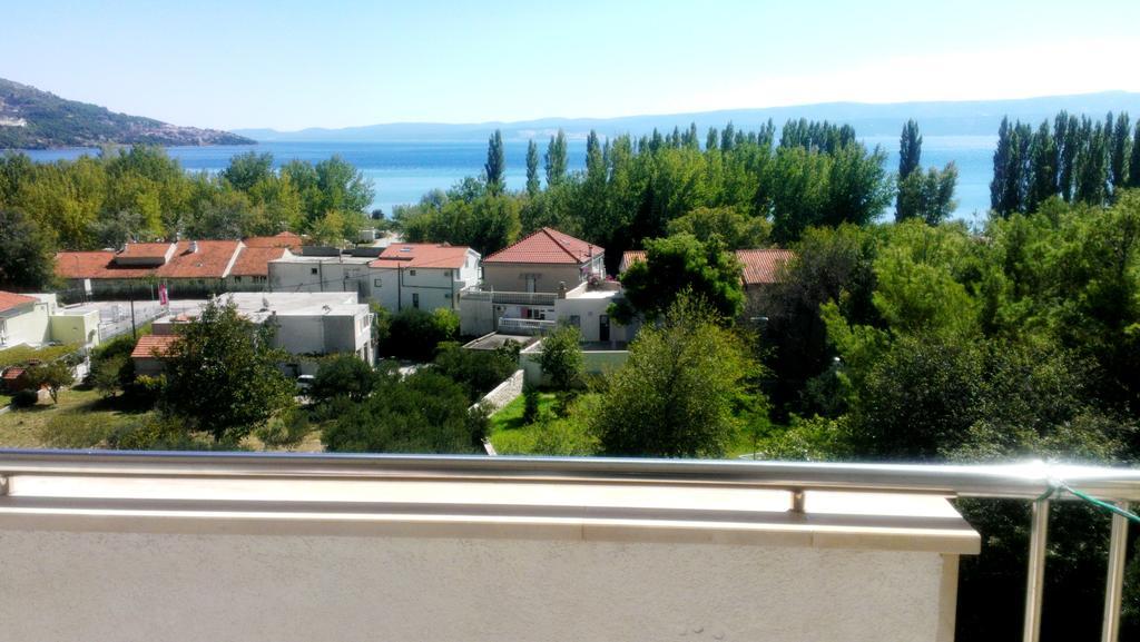 Apartments Ivka Omiš Esterno foto