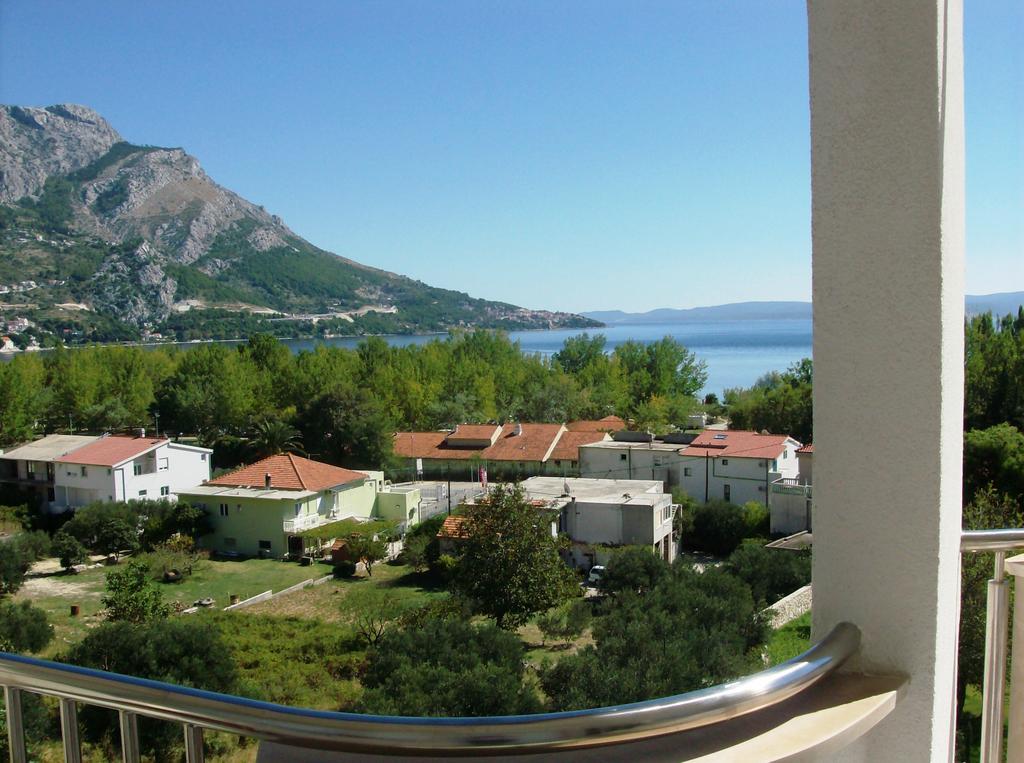 Apartments Ivka Omiš Esterno foto