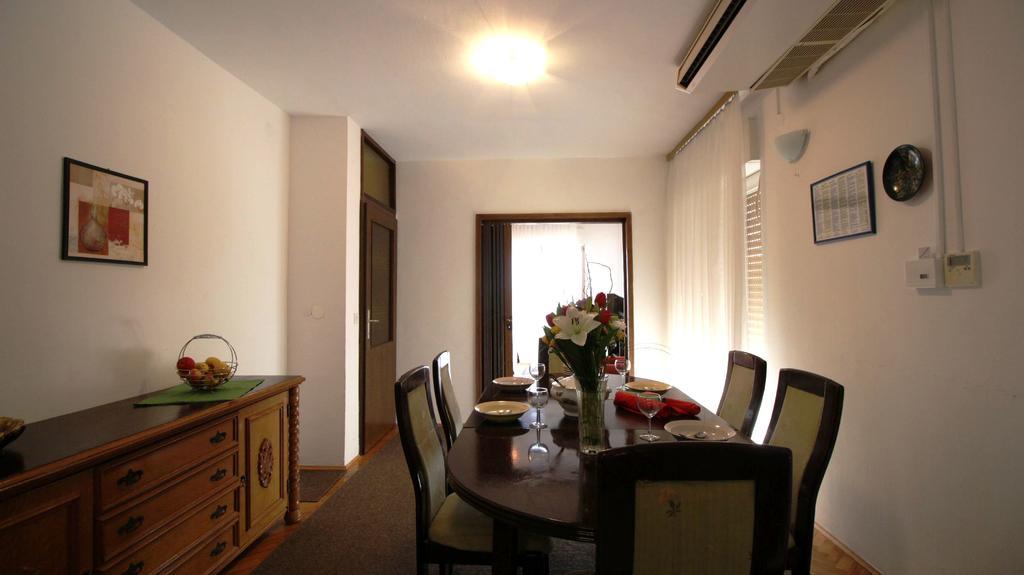 Apartments Ivka Omiš Esterno foto
